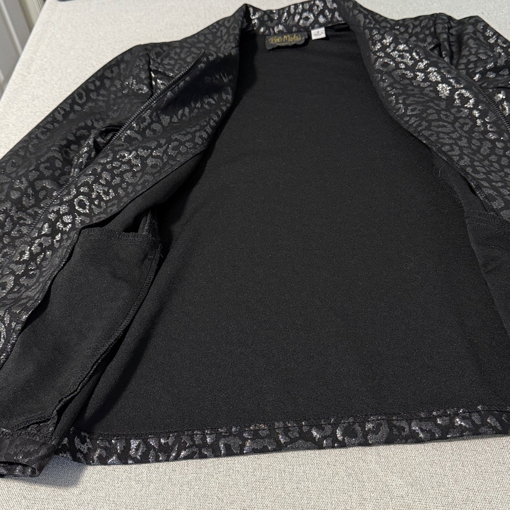 Bob Mackie Lurex Animal Patterned Zip front Jacket SZS. - Picture 13 of 14